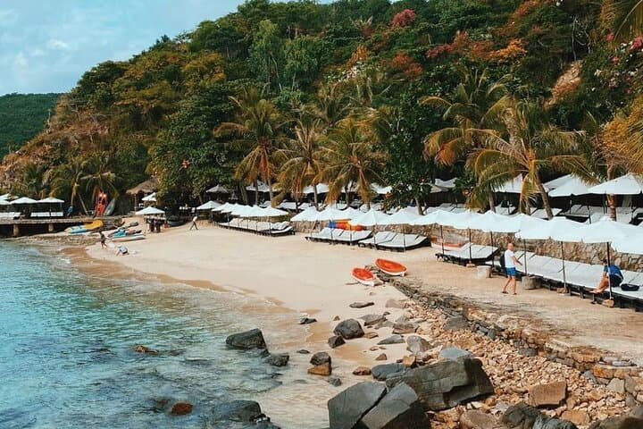 Speed-Boat Snorkeling to Hon Tam & Mini Beach: Private Day Tour from Nha Trang