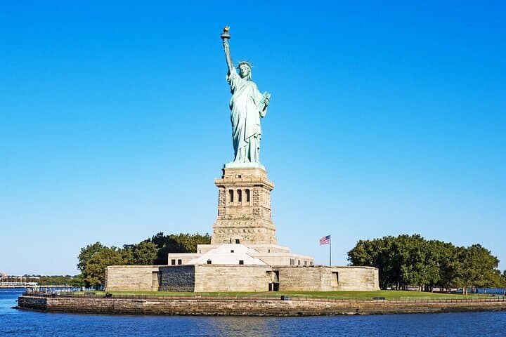 Statue of Liberty Express Roundtrip Ferry Ticket — Liberty & Ellis Island Visit photo 3