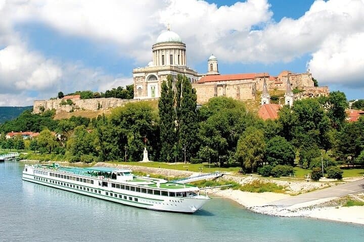 Danube Bend Private Day Tour: Visegrád, Esztergom & Szentendre with Lunch and Cruise