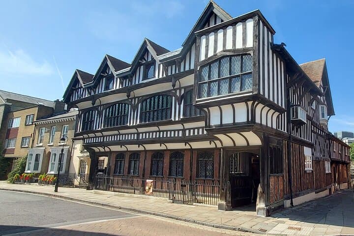 Private Walking Tour of Southampton — Tudor Houses, Titanic Memorials & Harbour History photo 2