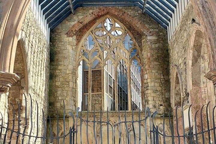 Private Walking Tour of Southampton — Tudor Houses, Titanic Memorials & Harbour History photo 3