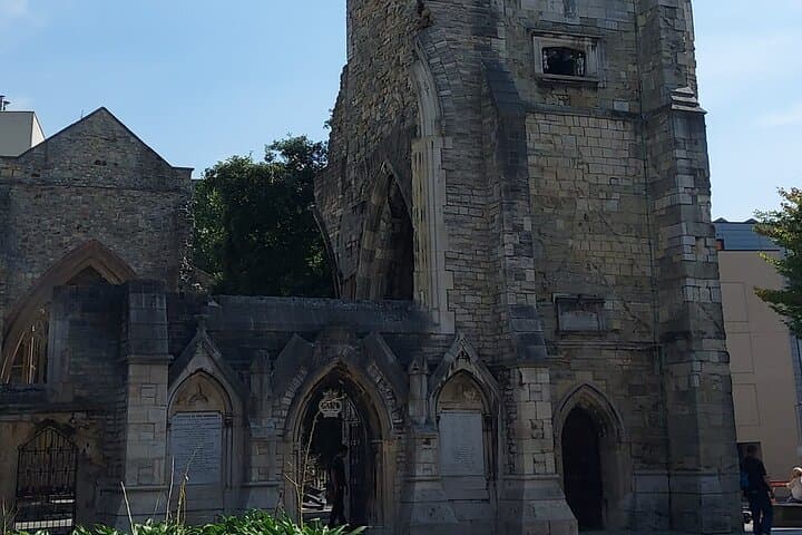 Private Walking Tour of Southampton — Tudor Houses, Titanic Memorials & Harbour History photo 4