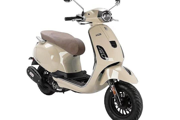 Retro 49cc Scooter Rental in Miami Beach — 2-Hour Harbor Sunset Island Ride