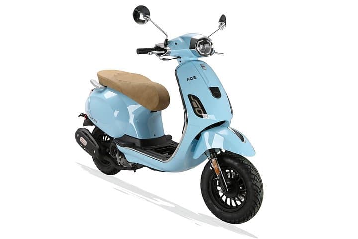 Retro 49cc Scooter Rental in Miami Beach — 2-Hour Harbor Sunset Island Ride photo 6