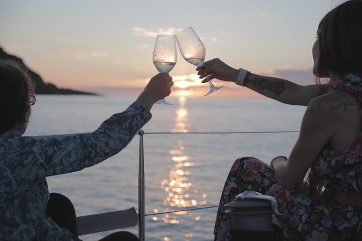 San Sebastián Sunset Sailing: Private Evening Cruise & Coastal Views