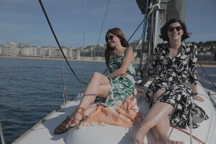 Private Sailing from La Concha to Pasai Donibane — San Sebastián Sea Experience photo 2