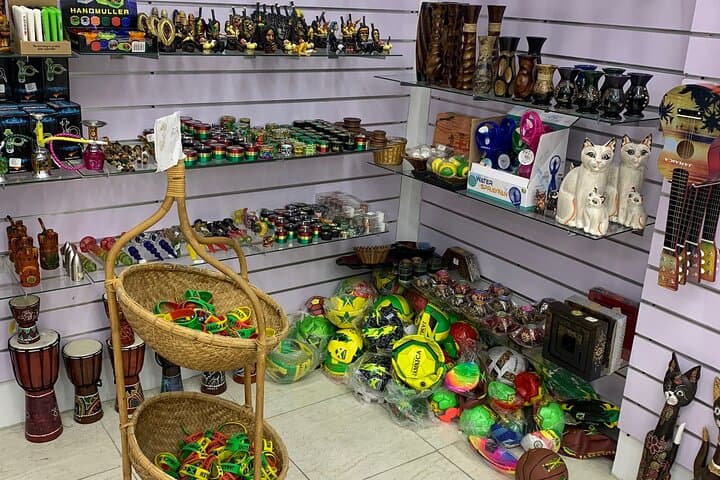 Doctor's Cave Beach & Hip Strip Shopping Private Tour Montego Bay photo 5