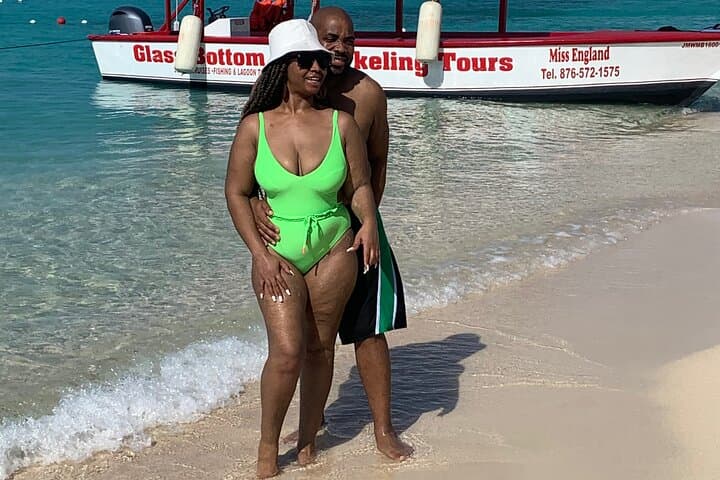Doctor's Cave Beach & Hip Strip Shopping Private Tour Montego Bay photo 2