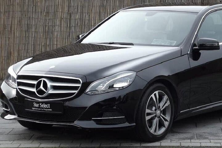 Dublin Private Car & Chauffeur Day Hire — 8‑Hour Personalized Sightseeing Drive