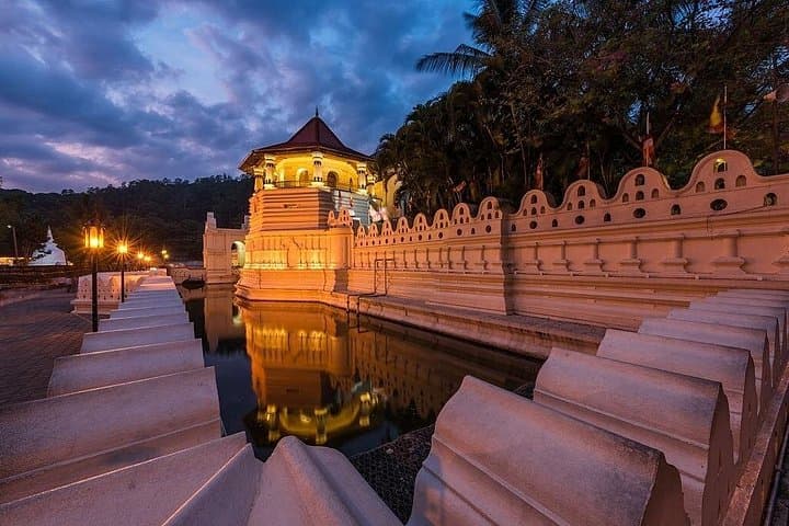 4-Night Sigiriya, Kandy & Colombo Cultural Tour in Sri Lanka photo 3