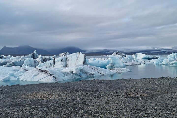 Full-Day Private South Coast Tour to Jökulsárlón and Diamond Beach photo 2