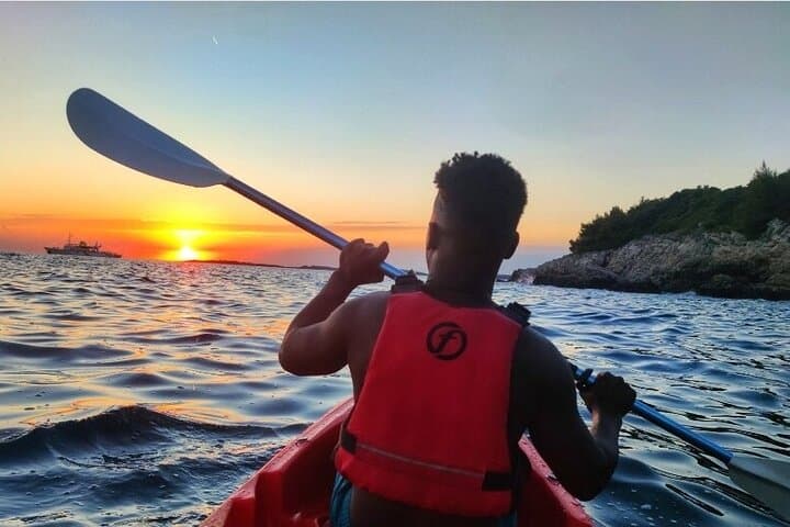 Pula Sunset Adventure: Kayak, Snorkel & Cliff-Jump at Muzil Peninsula