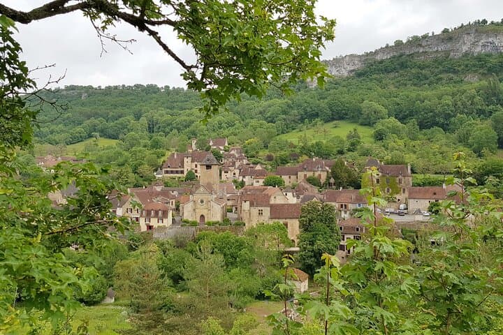 Hike Loubressac & Autoire: Cliffside Villages and the Autoire Waterfall in the Dordogne Valley photo 2