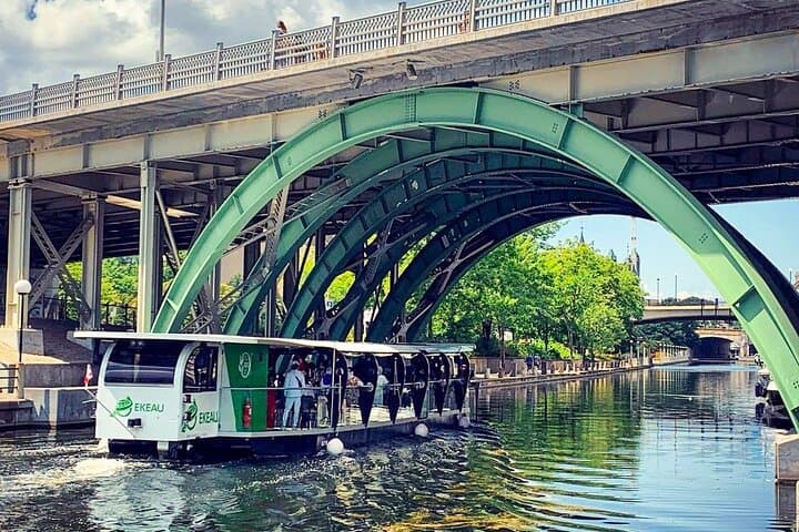 Rideau Canal Cruise: 90-Minute Electric Boat Tour of Ottawa