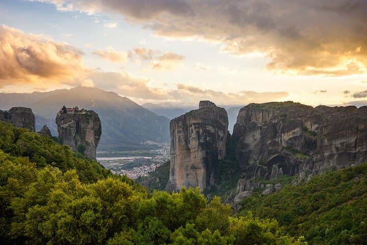 Meteora Private Full-Day Tour from Athens: Monasteries on Sandstone Pillars photo 2
