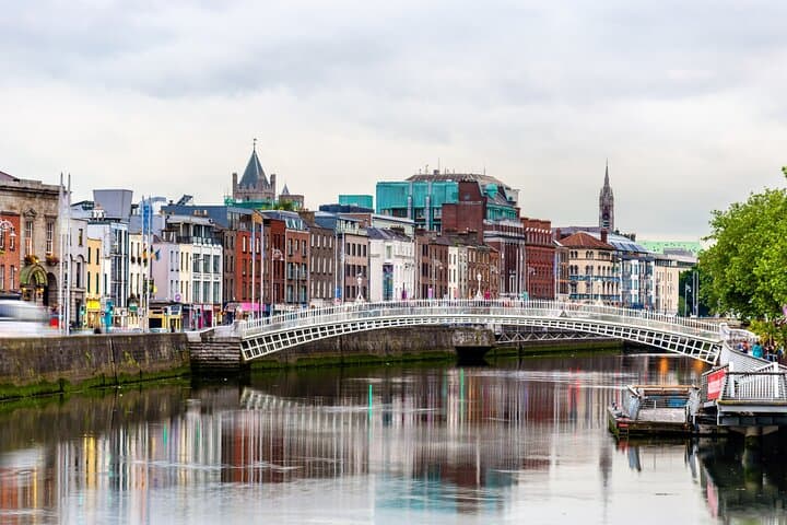 Dublin Incident: Alien, Whiskey & Clues Exploration Game — Self-Guided City Adventure photo 4