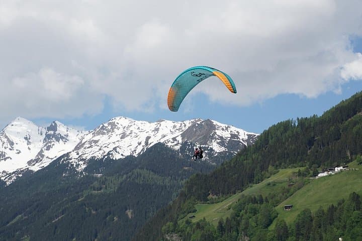Tandem Paragliding in Fulpmes: Soar Above the Stubai Valley with Certified Pilots
