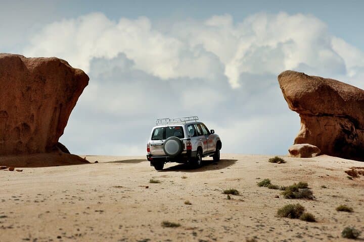 4-Day White Desert & Bahariya Oasis Adventure: Camping in Egypt's Chalk Wilderness