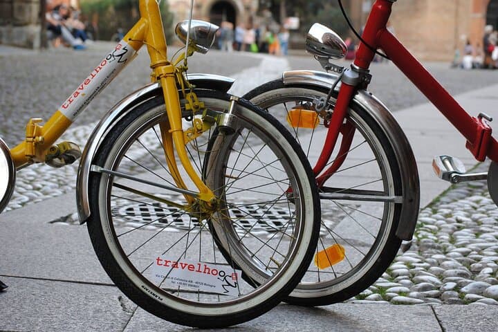 Explore Bologna by Bike: 2-Hour Panoramic City Tour photo 2