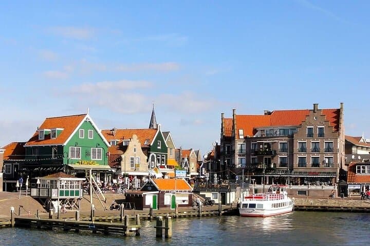 Private Day Trip to Keukenhof and Zaanse Schans — Tulips, Windmills & Dutch Countryside