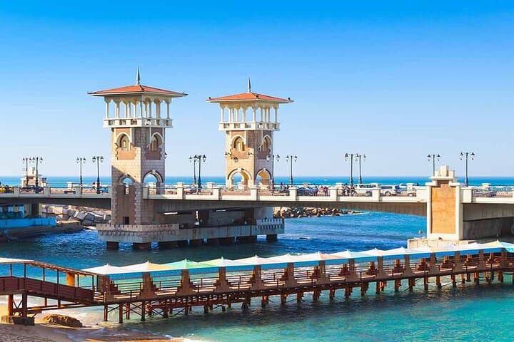 6-Day Cairo & Alexandria: Pyramids, Museums and Mediterranean Coast