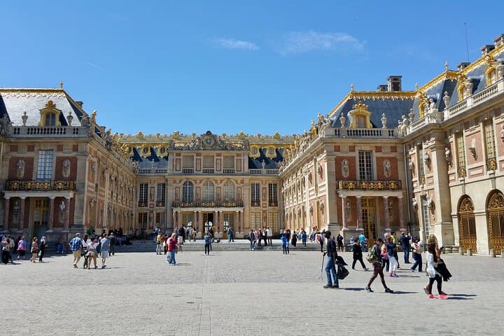Private Fontainebleau and Versailles Day Trip from Paris by Mercedes — Skip-the-Line Trianon & Gardens photo 4
