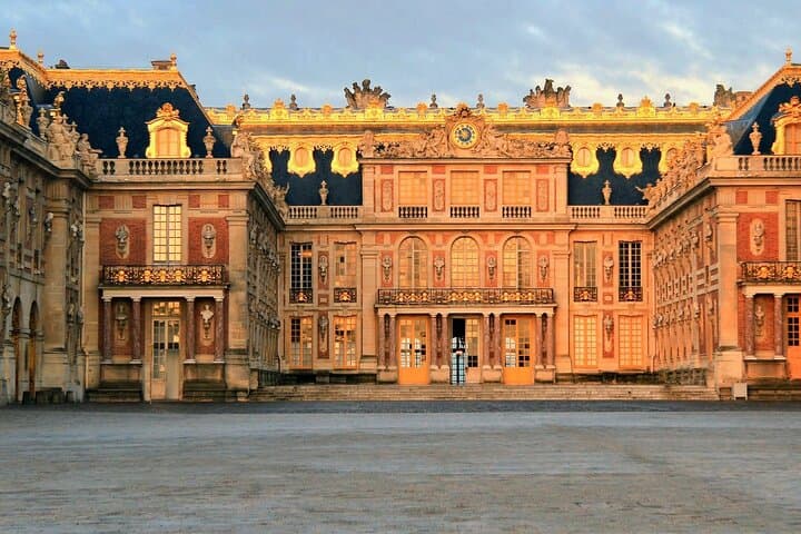 Private Fontainebleau and Versailles Day Trip from Paris by Mercedes — Skip-the-Line Trianon & Gardens photo 5