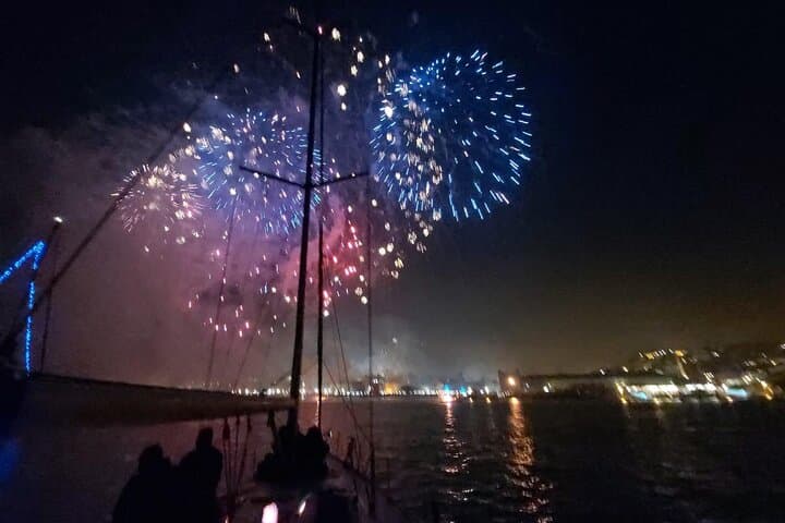 New Year's Eve Boat Party on the Tagus — Champagne & Fireworks in Lisbon photo 2