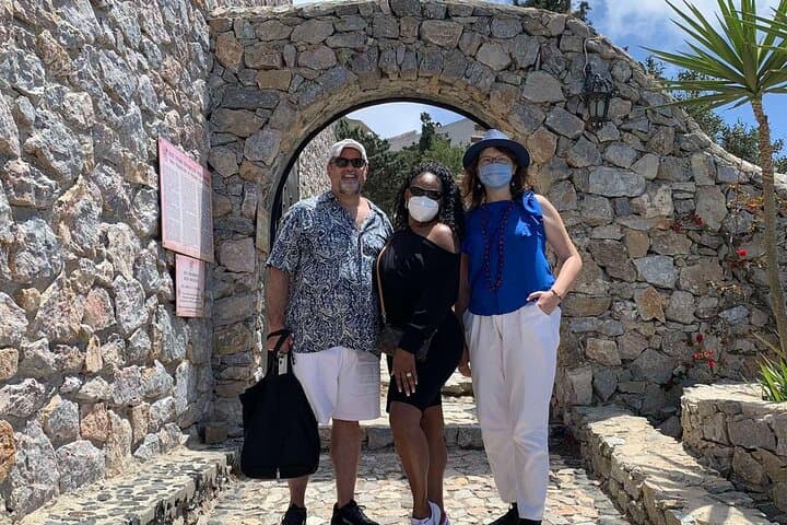 Private Santorini Half-Day Highlights: Oia, Imerovigli & Sunset Tour