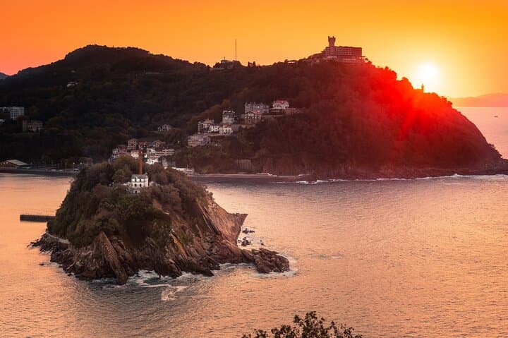 San Sebastián (Donostia) Self-Guided Scavenger Hunt — Explore the Old Town by Foot photo 3