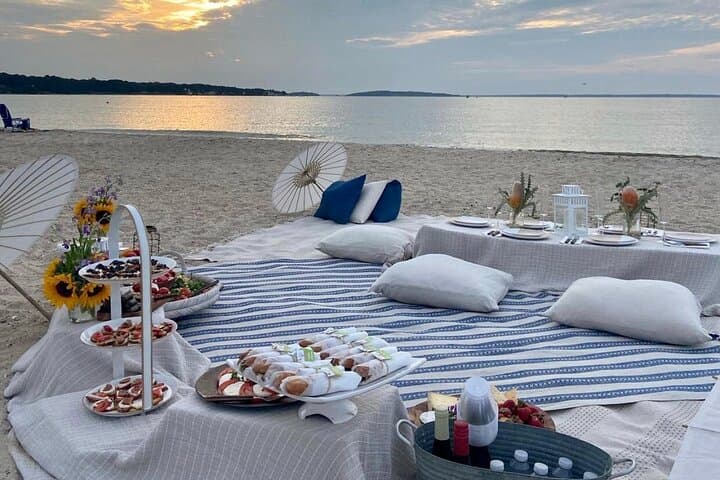 Hamptons Helicopter Beach Picnic from Manhattan