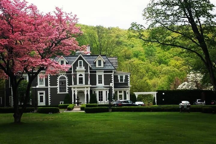 Hudson Valley VIP Vineyard Helicopter Tour: Private Flight, Tastings & Chef’s Lunch photo 2