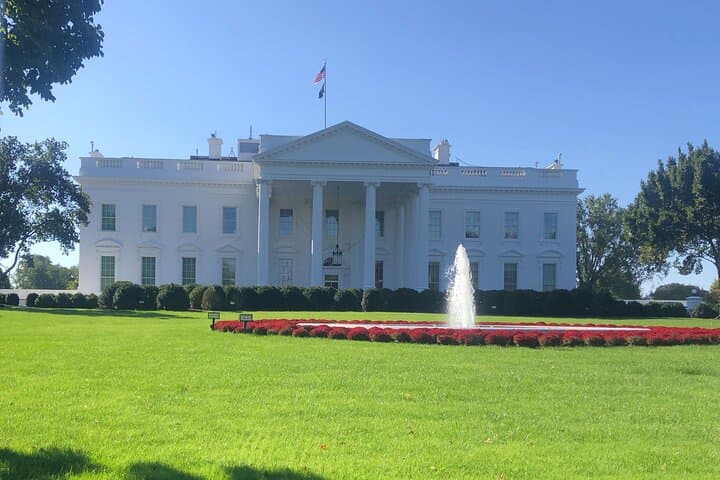 Inside Washington: Private Guided Bus Tour with Step-Off Guide photo 4