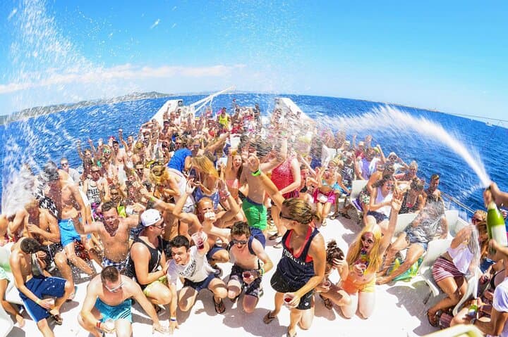Catamaran Party to Isla Saona: Natural Pool, White-Sand Beaches & Open Bar
