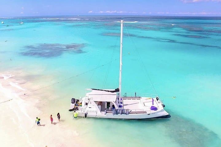 Saona Island Party Boat to Natural Pool with Lobster and Open Bar photo 4