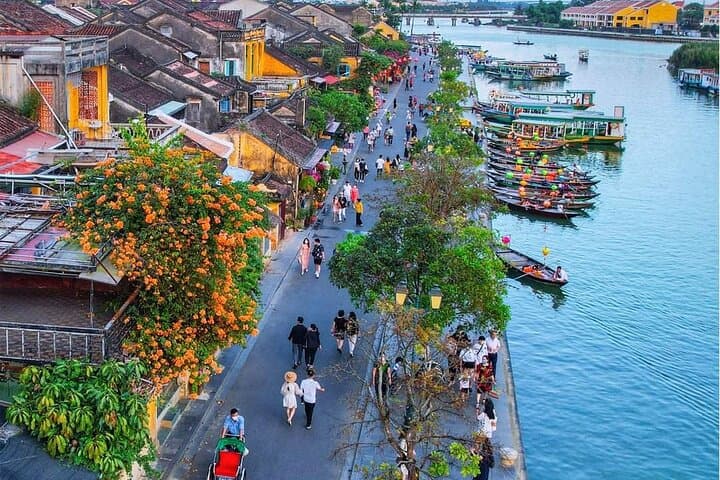 Sunset Tour: Marble Mountains and Hoi An Ancient Town from Da Nang