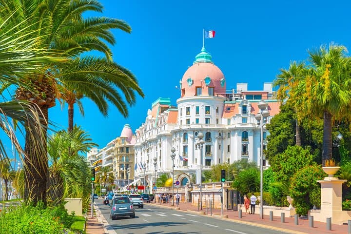 Wandering Nice Old Town: Artists, Ghosts & a Puzzle-Powered Self-Guided Walk