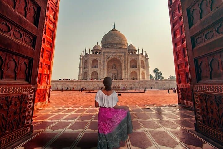 Sunrise at the Taj Mahal: Private Car Tour from New Delhi