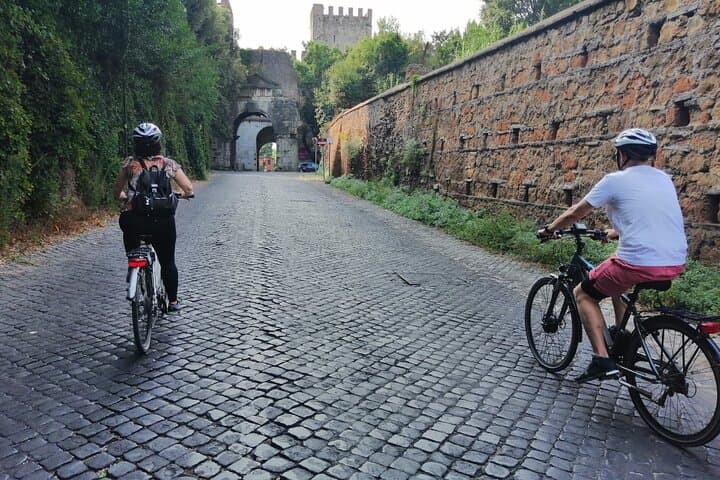 Rome Bike Hire & Baths of Caracalla: 4-Hour Self-Guided Ride photo 3