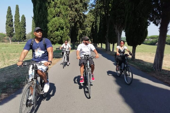 Rome Bike Hire & Catacombs Tour: 4-Hour Self-Guided Ride with Guided Underground Visit photo 5