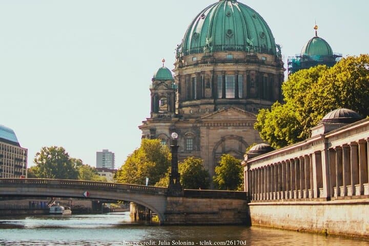 Family-Friendly Berlin Highlights & Spy Museum Private Tour photo 2
