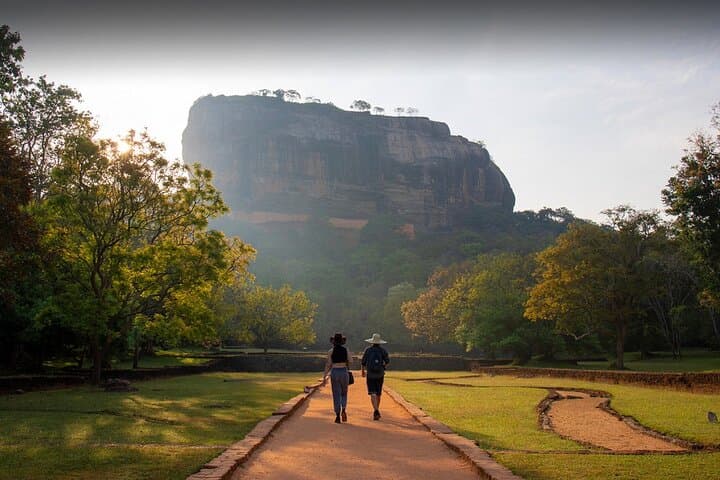 Climb Pidurangala and Explore Sigiriya and Dambulla on a Private Day Trip