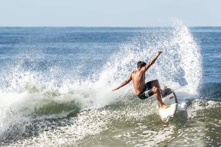 Private Surf Lessons in Guanacaste: Learn to Ride with a Local Instructor photo 6