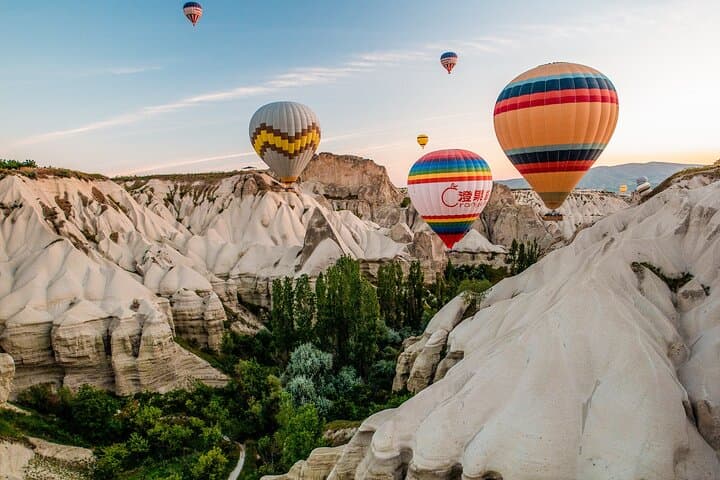Cappadocia Hot Air Balloon Flight and 1-Day Göreme Tour