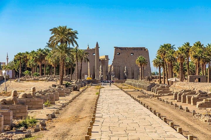 luxor-to-aswan-4-night-nile-cruise-with-hot-air-balloon-and-abusimbel photo 2
