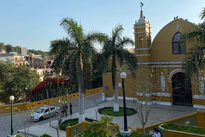 Miraflores and Barranco Private Bike Tour: Coastal Lima Cycling Experience photo 6