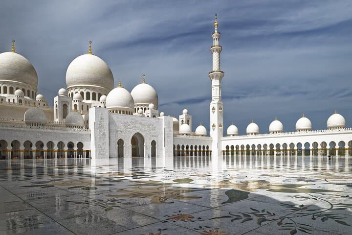 Louvre Abu Dhabi, Sheikh Zayed Mosque & Ferrari World Day Tour from Dubai