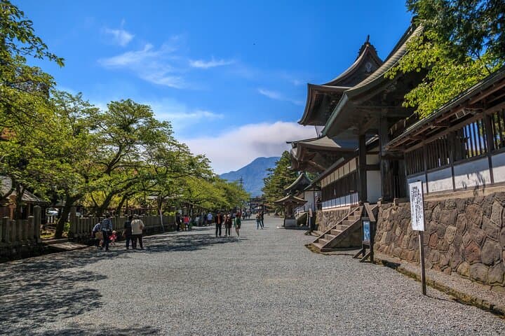 Private Mt. Aso guided tour: Aso Shrine, Kusasenri grasslands & active crater photo 1