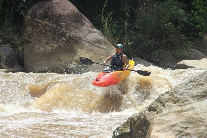 Full-Day Mae Taeng Whitewater Kayaking — 10 km Adventure from Chiang Mai photo 4