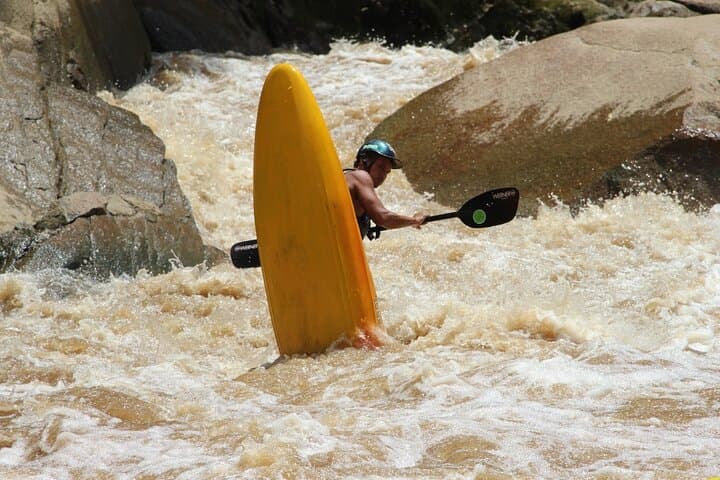 Full-Day Mae Taeng Whitewater Kayaking — 10 km Adventure from Chiang Mai photo 5